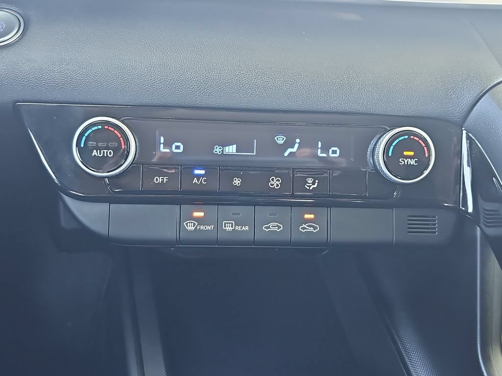Used 2025 Hyundai Elantra Hybrid FWD image 25