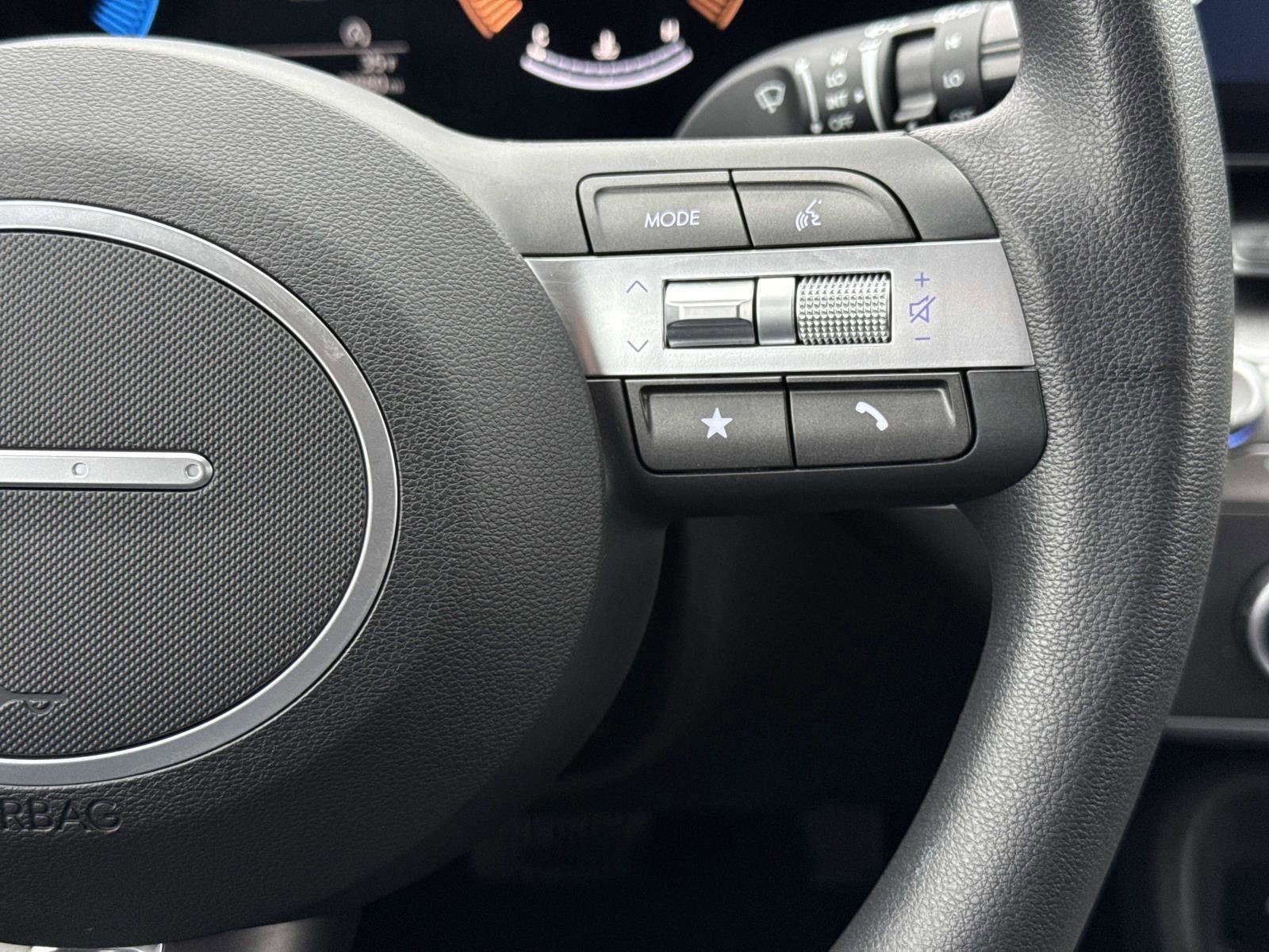 Certified 2024 Hyundai Kona SE image 9