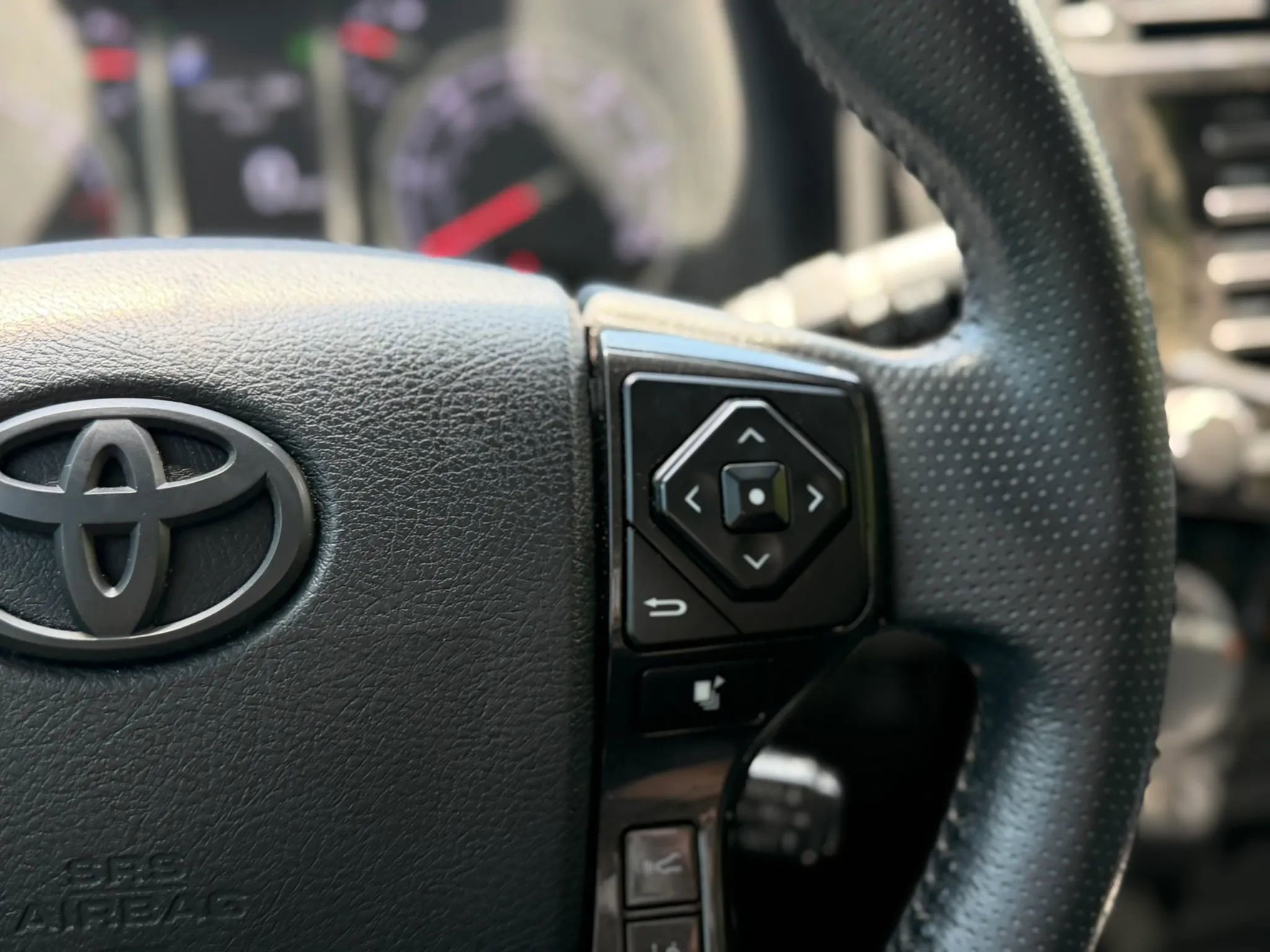 Used 2021 Toyota 4Runner Venture w/ Moonroof Package AWD/4WD image 29
