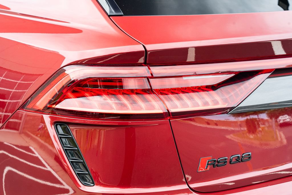 Used 2022 Audi RS Q8 w/ Carbon Optic Package AWD/4WD image 20