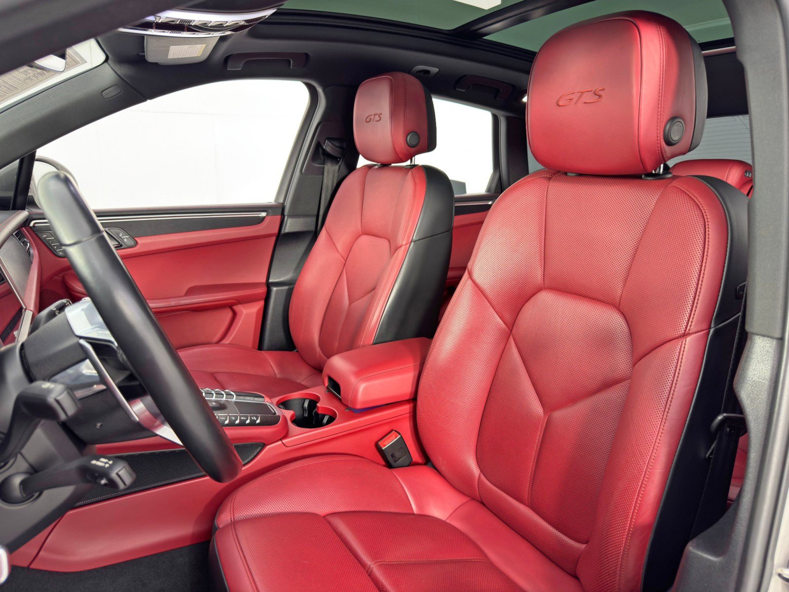 Used 2020 Porsche Macan GTS image 42