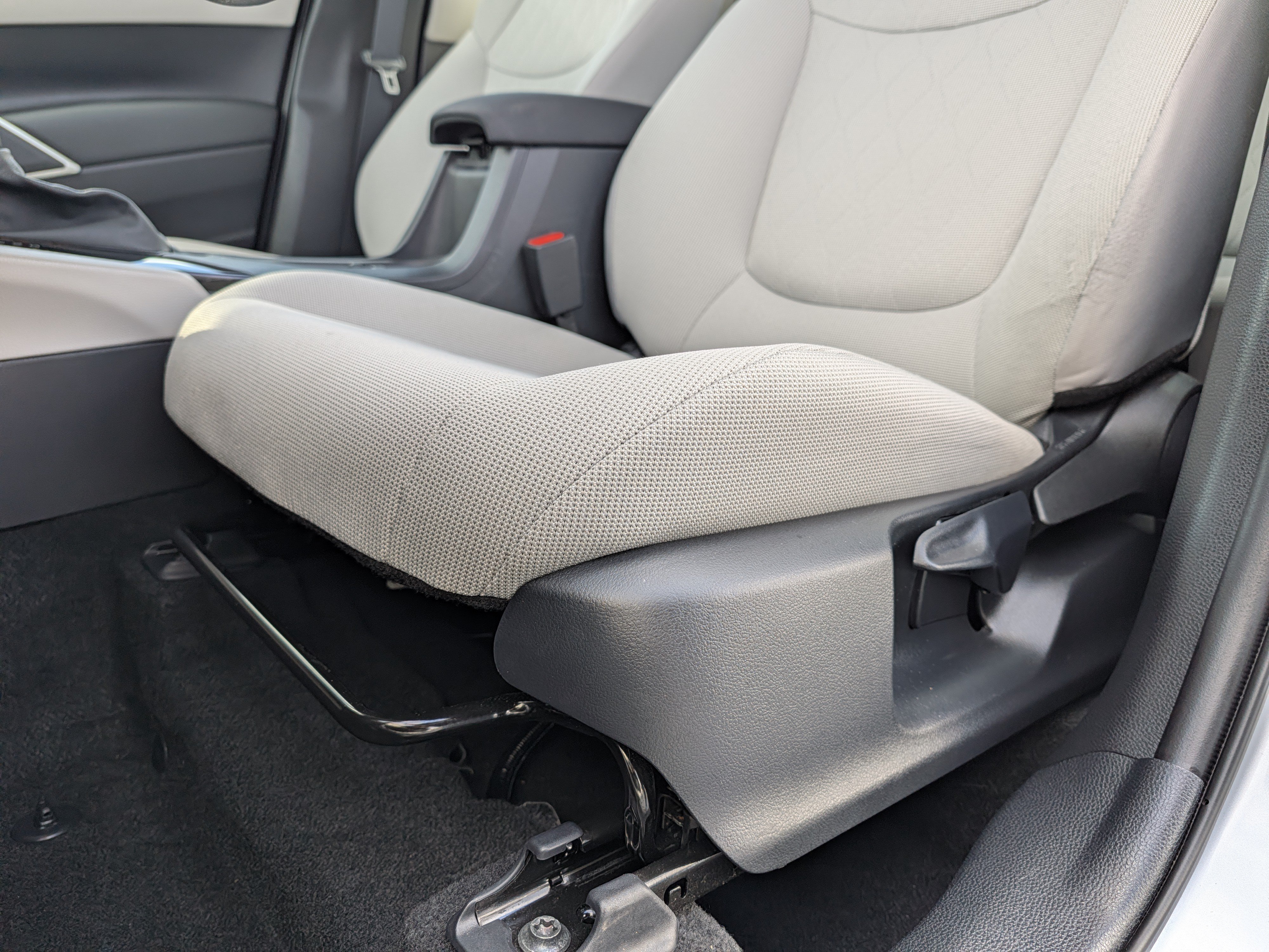 Certified 2025 Toyota Corolla Cross L FWD image 14