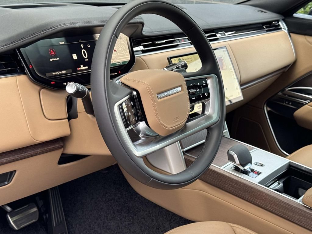 New 2026 Land Rover Range Rover Long Wheelbase SE AWD/4WD image 24