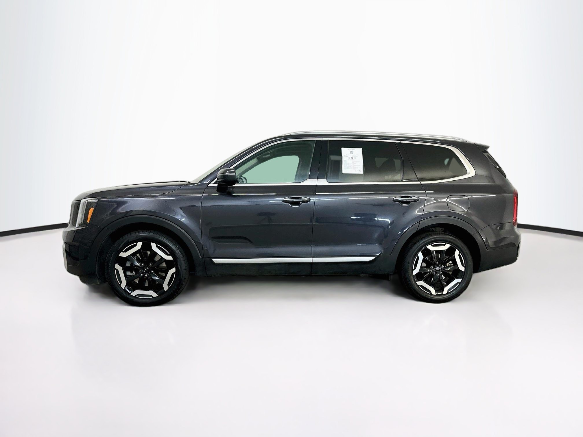 Used 2025 Kia Telluride S AWD/4WD image 4