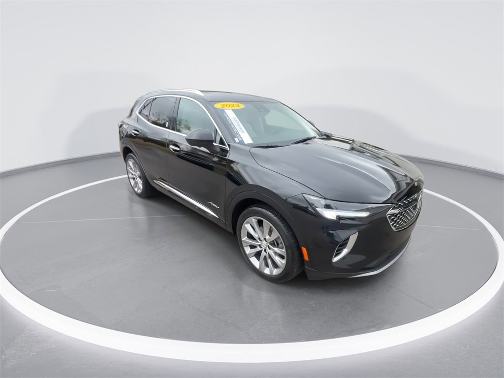 Used 2023 Buick Envision Avenir image 2