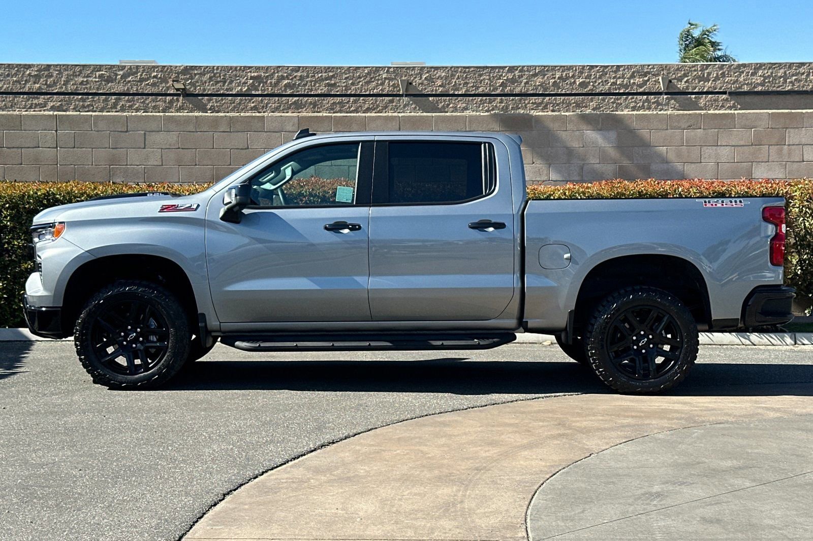 Used 2026 Chevrolet Silverado 1500 LT Trail Boss w/ LT Trail Boss Premium Package AWD/4WD image 7