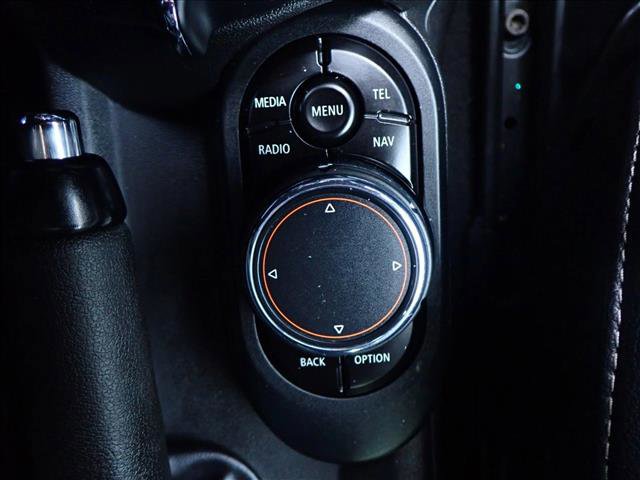 Used 2015 MINI Cooper 2-Door Hardtop image 24