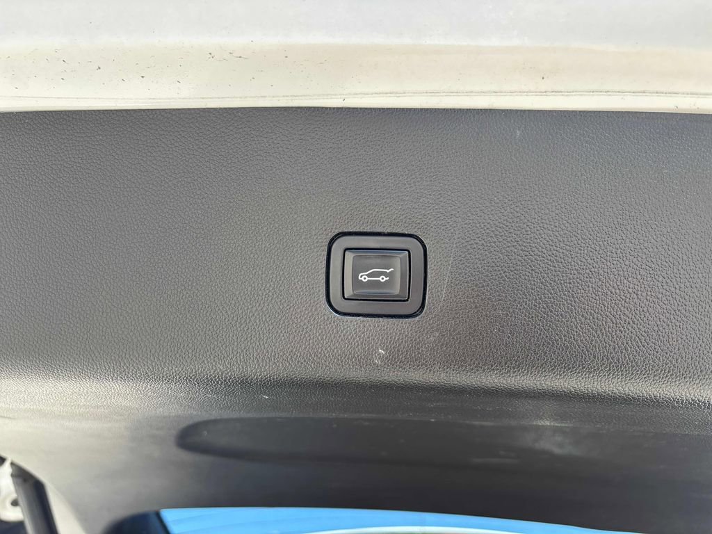 Used 2018 Chevrolet Traverse LT image 28