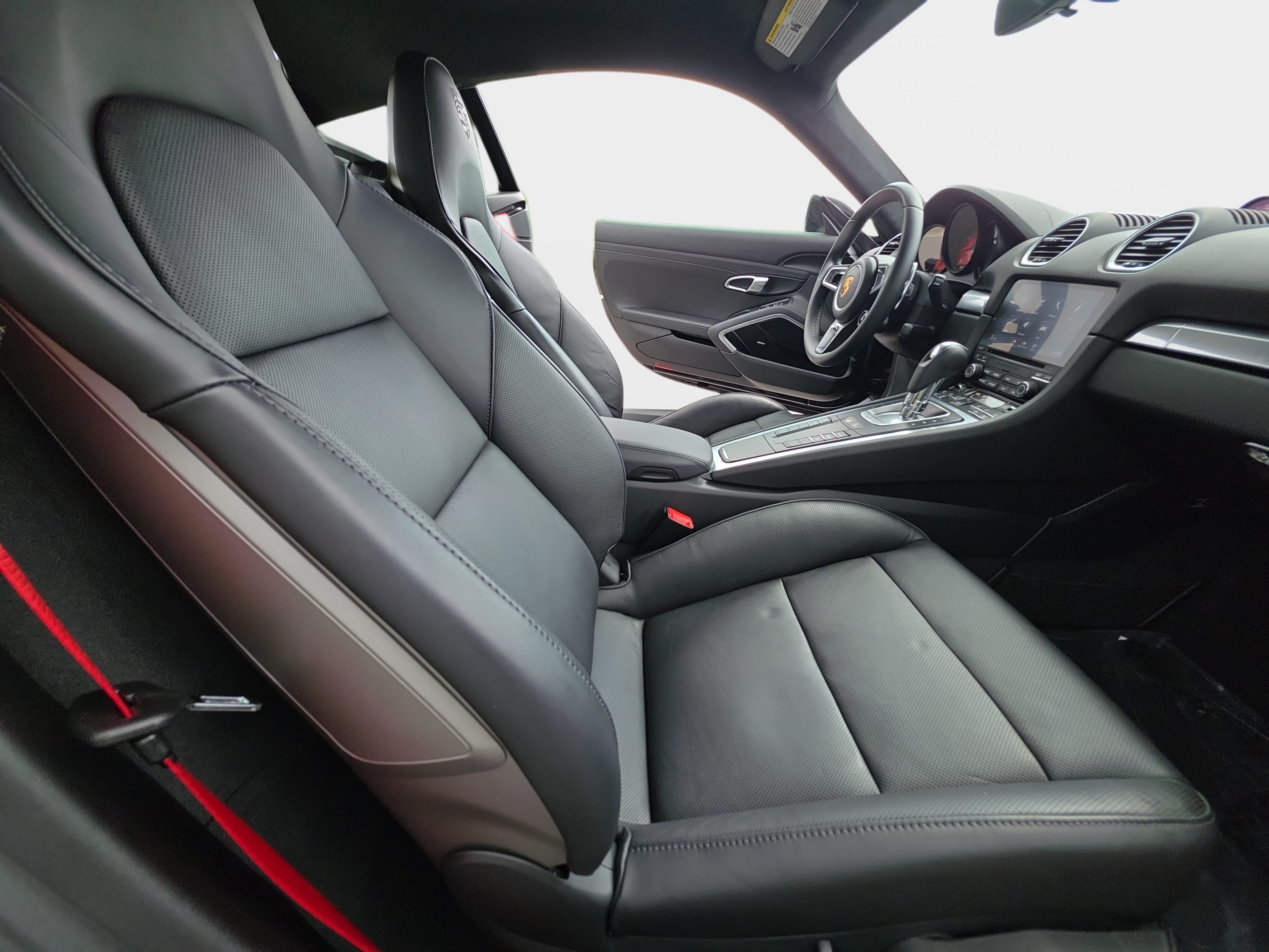 Used 2018 Porsche 718 Cayman S RWD image 10