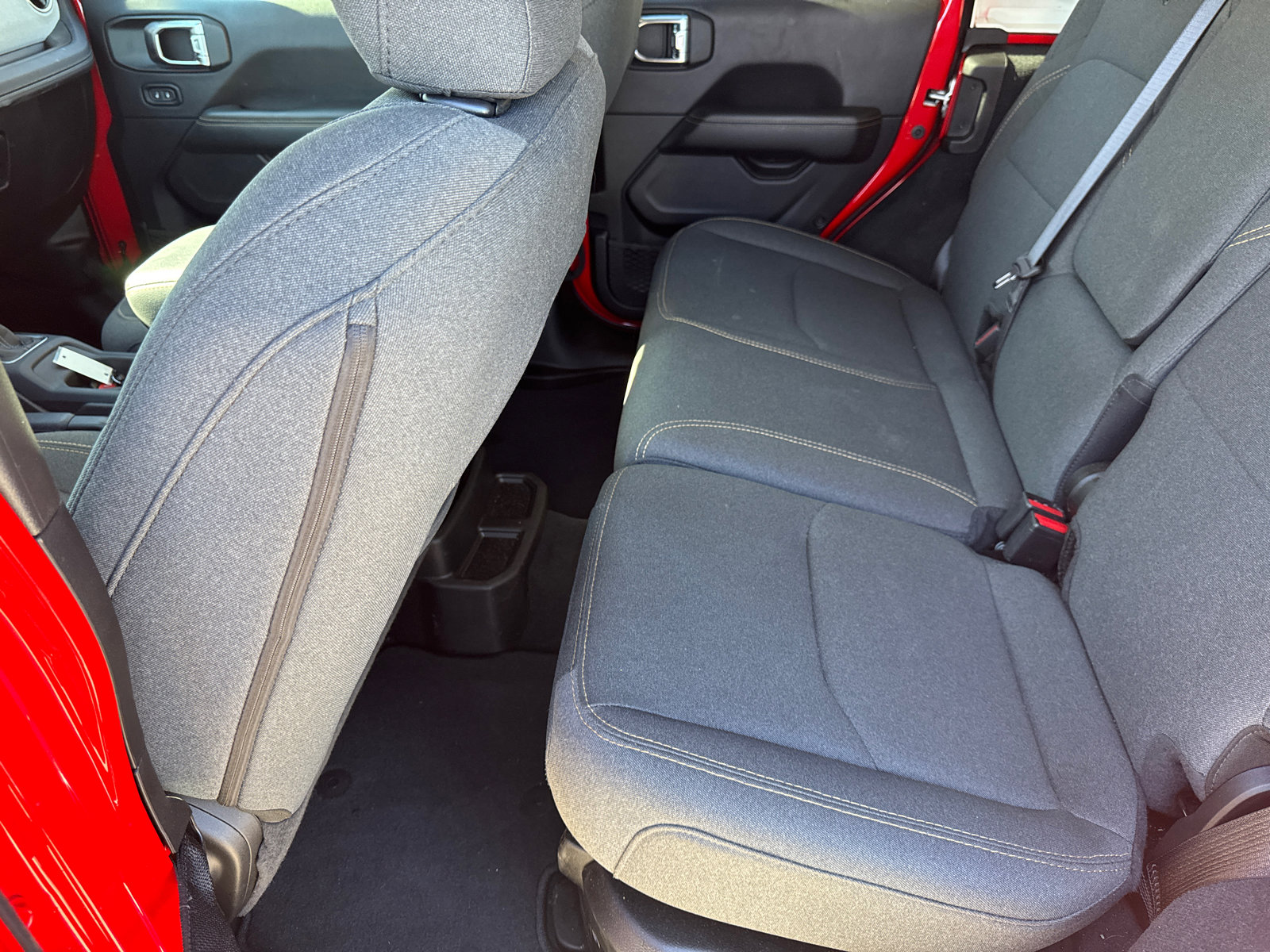 Used 2025 Jeep Wrangler Sahara image 20