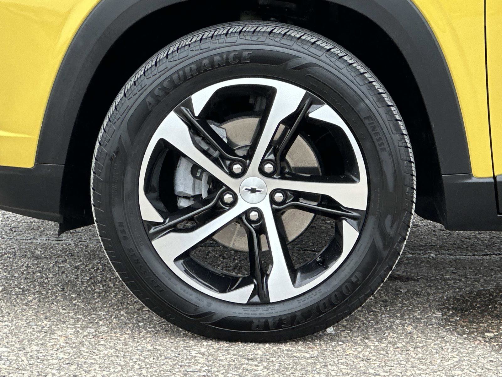 Certified 2024 Chevrolet Trax RS w/ Sunroof Package image 8