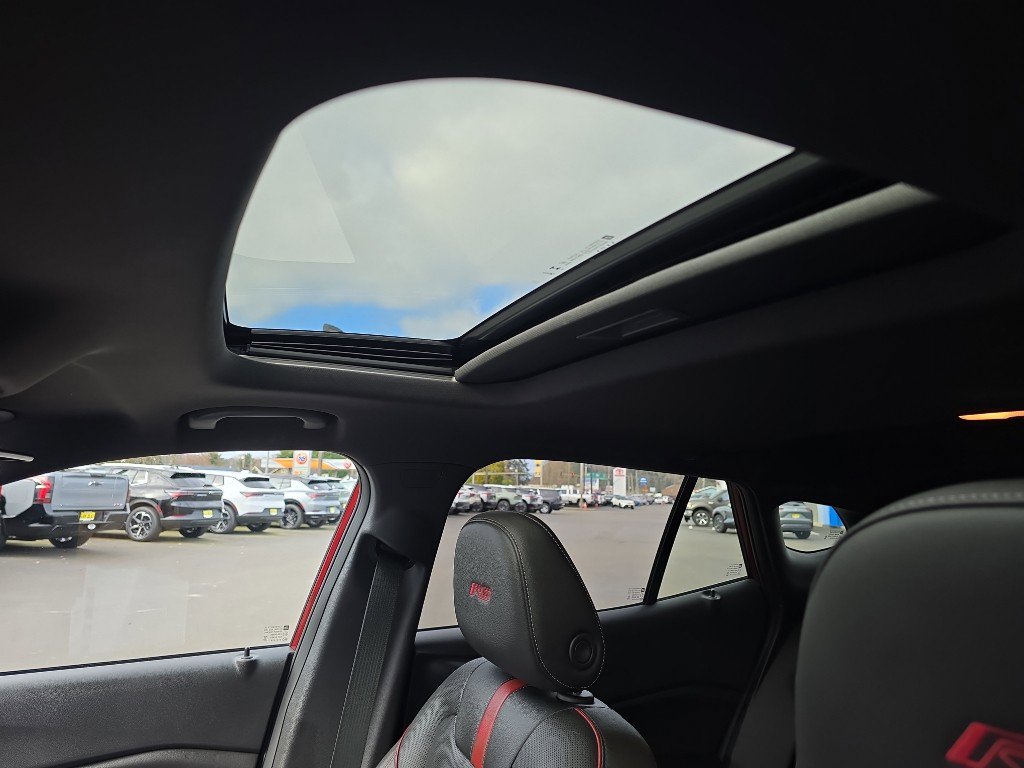 Certified 2025 Chevrolet Trax RS w/ Sunroof Package image 13