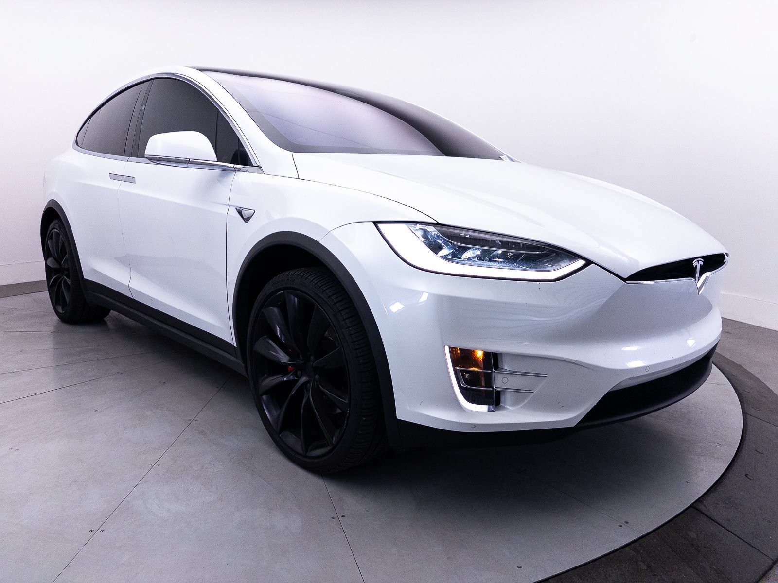 Used 2020 Tesla Model X Performance AWD/4WD image 12