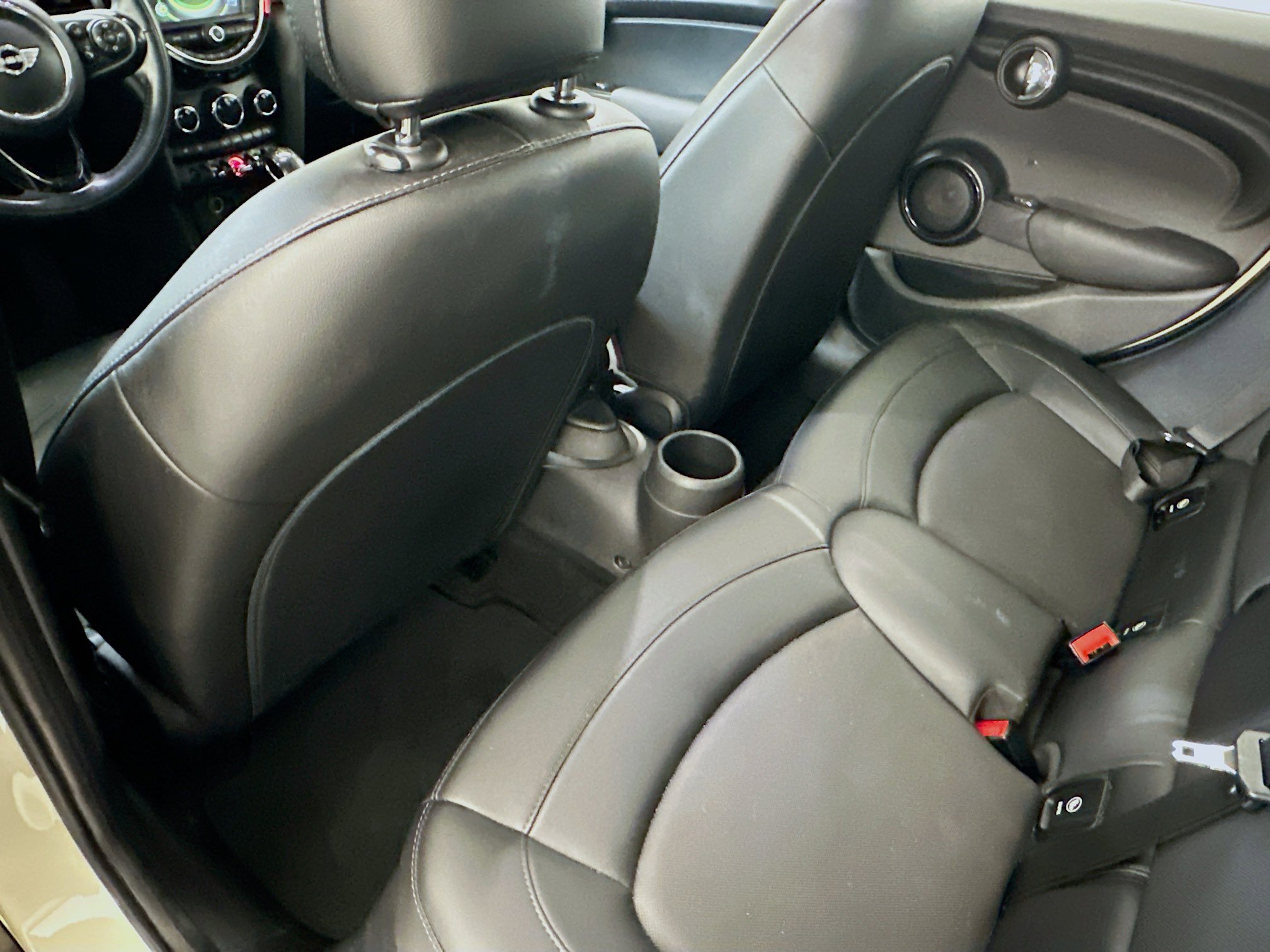 Used 2018 MINI Cooper 4-Door Hardtop image 27