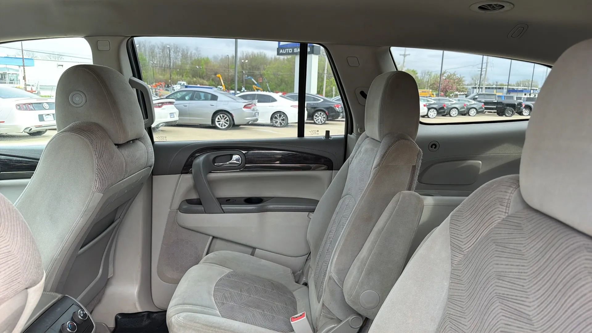 Used 2015 Buick Enclave Convenience FWD image 31