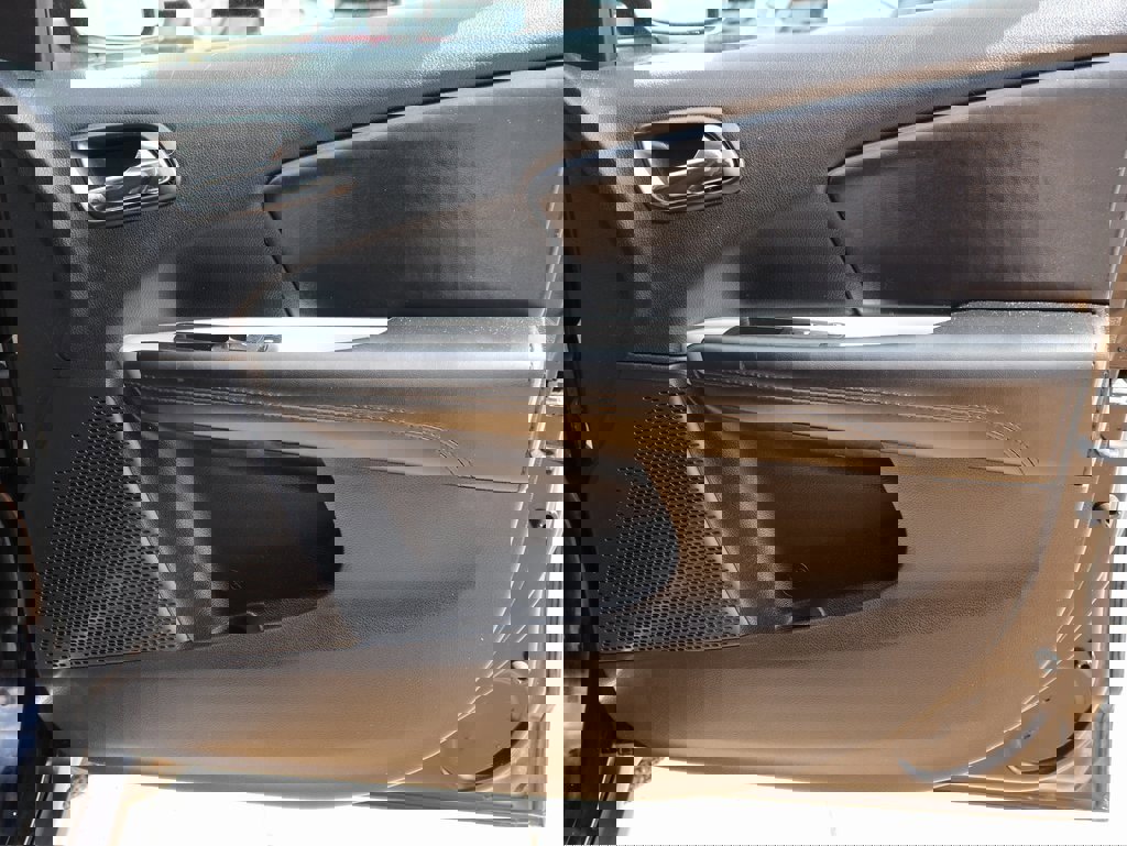 Used 2020 Dodge Journey SE w/ SE Popular Equipment Group image 9