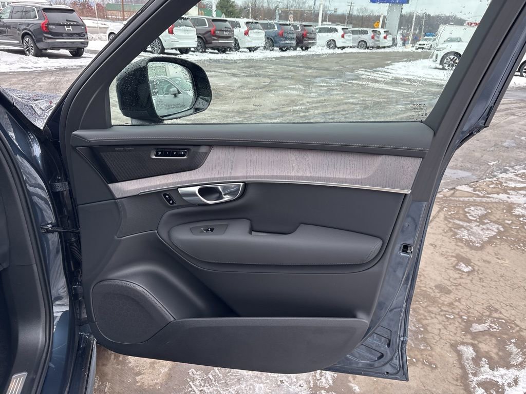 New 2026 Volvo XC90 B6 Ultra w/ Protection Package Premier image 40