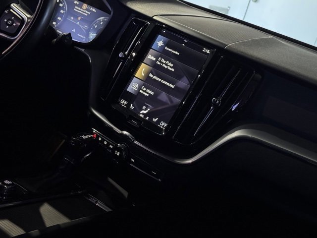 Used 2018 Volvo XC60 T5 Momentum w/ Convenience Package image 25