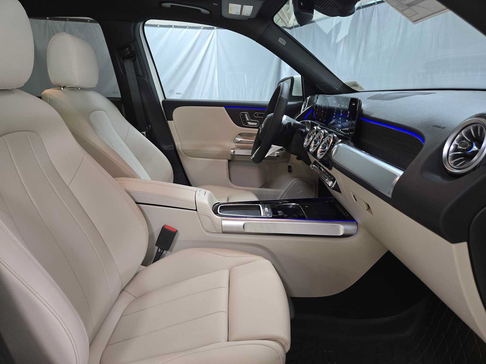 New 2026 Mercedes-Benz GLB 250 4MATIC image 11