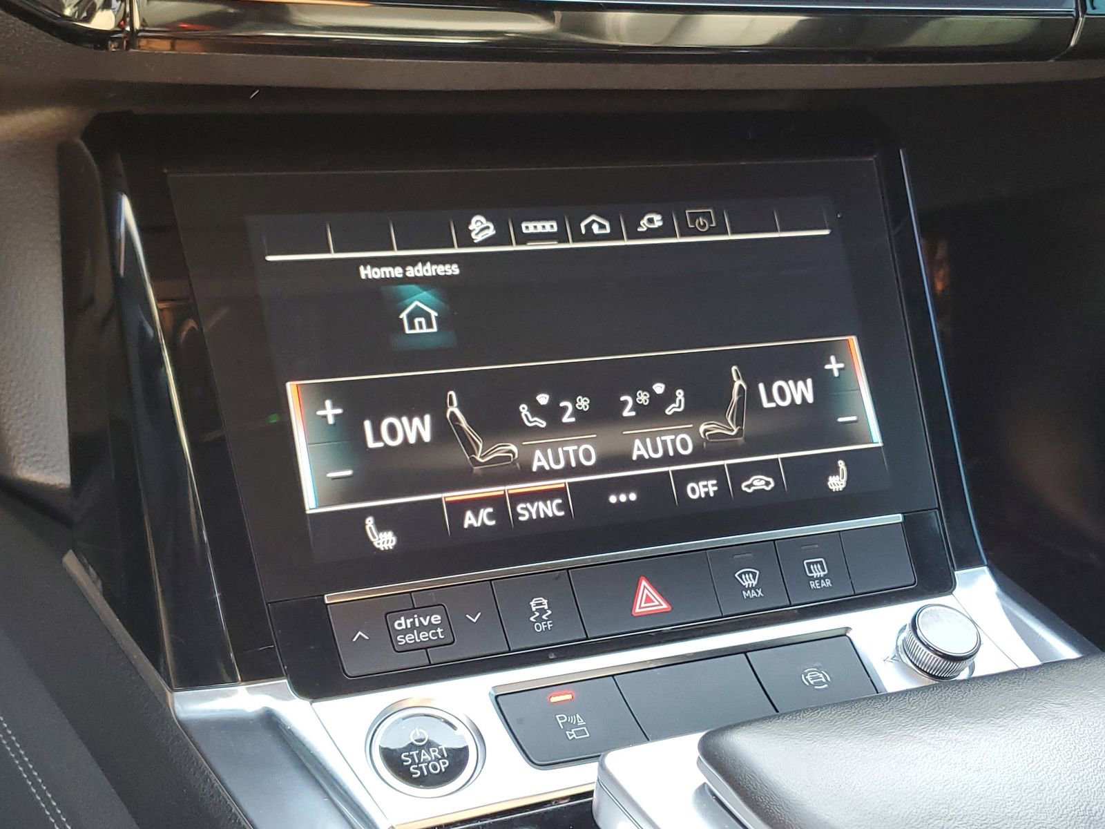 Used 2023 Audi e-tron Premium w/ Convenience Plus Package image 32