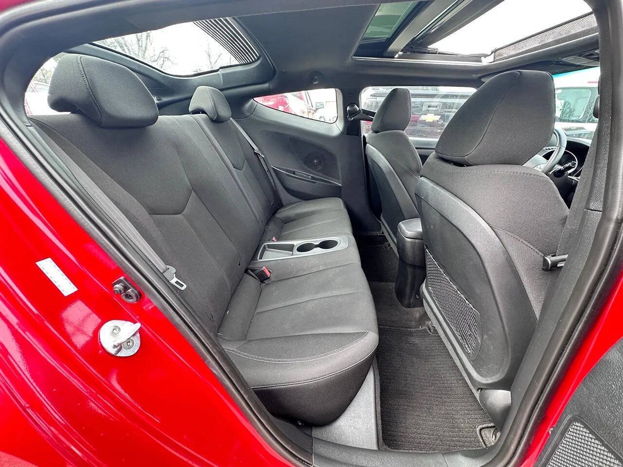 Used 2017 Hyundai Veloster Value Edition FWD image 12