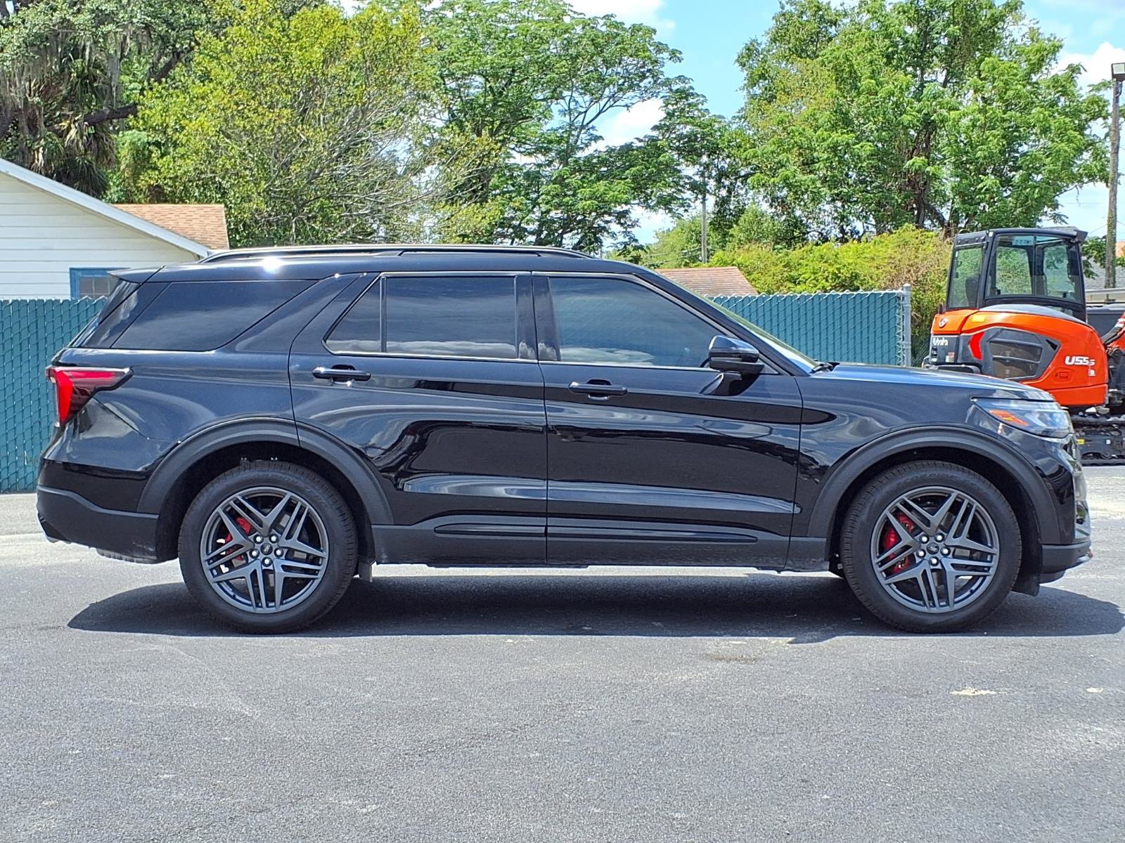 Used 2026 Ford Explorer ST w/ Sun And Sound Package AWD/4WD image 31