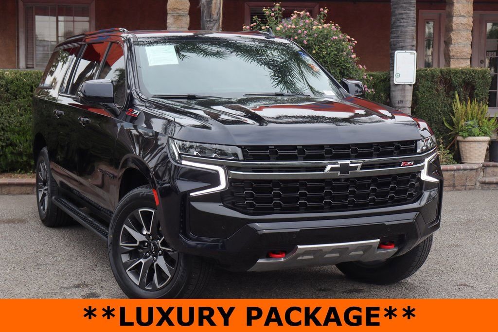 Used 2022 Chevrolet Suburban Z71 w/ Luxury Package image 2
