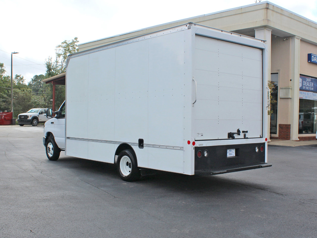 Used 2024 Ford E-450 and Econoline 450 Super Duty w/ Power Windows & Locks Group image 12