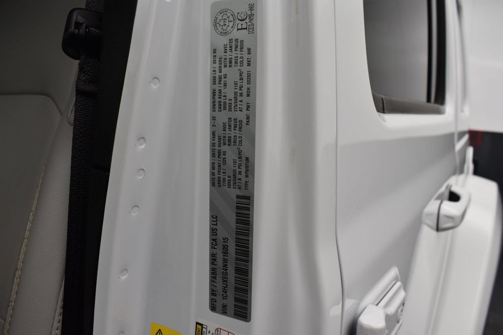 Used 2022 Jeep Wrangler Unlimited Sahara AWD/4WD image 21