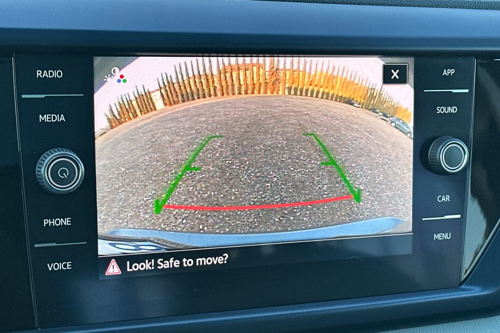 Certified 2022 Volkswagen Taos SE image 19