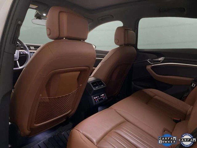 Used 2024 Audi Q8 e-tron Premium image 21