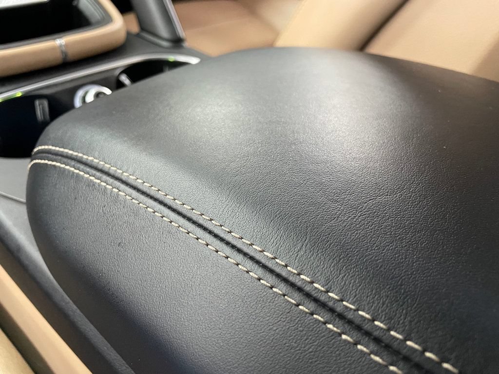 Used 2023 Porsche Cayenne w/ Premium Package AWD/4WD image 38