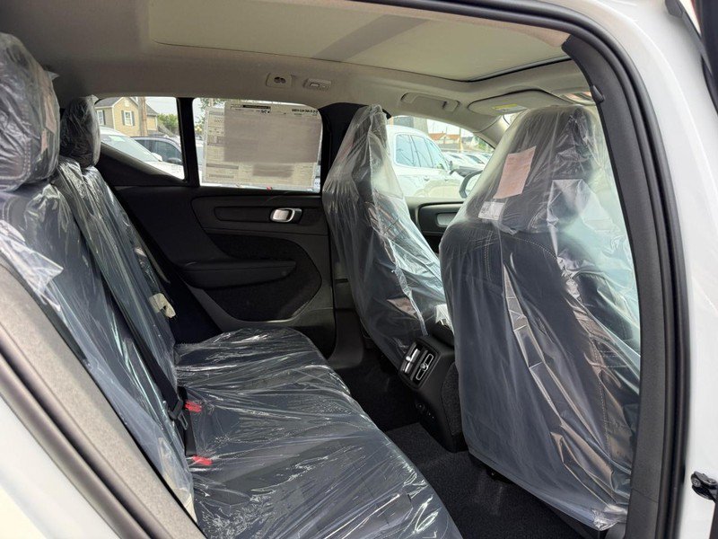 New 2026 Volvo XC40 B5 Plus w/ Climate Package AWD/4WD image 5