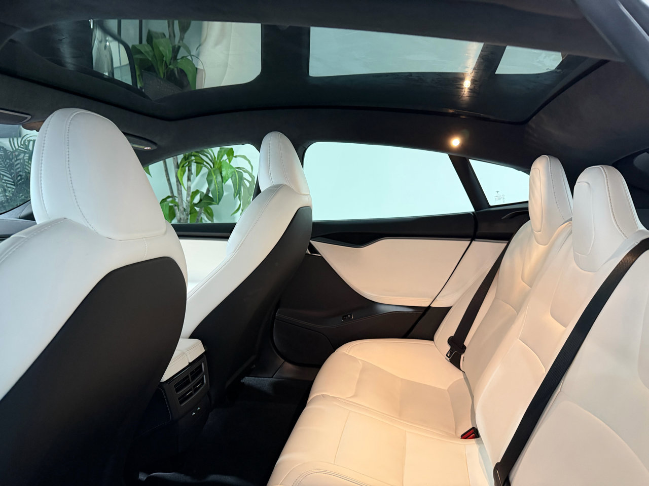 Used 2020 Tesla Model S Long Range Plus image 13