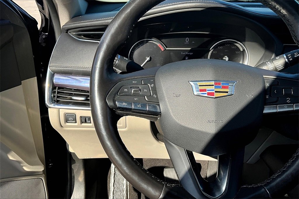 Certified 2023 Cadillac XT4 Luxury w/ Cold Weather Package image 19