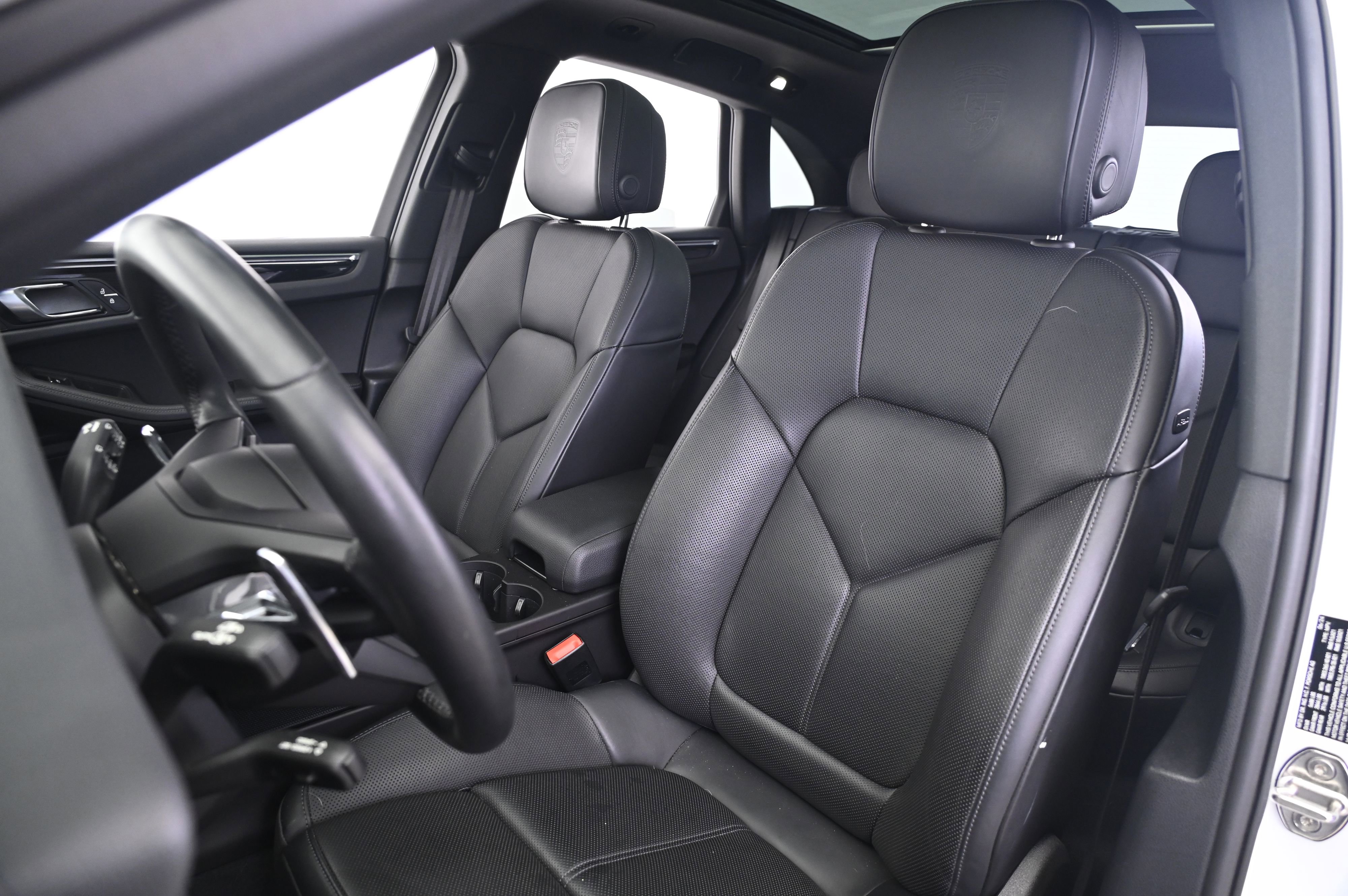 Certified 2024 Porsche Macan S AWD/4WD image 5