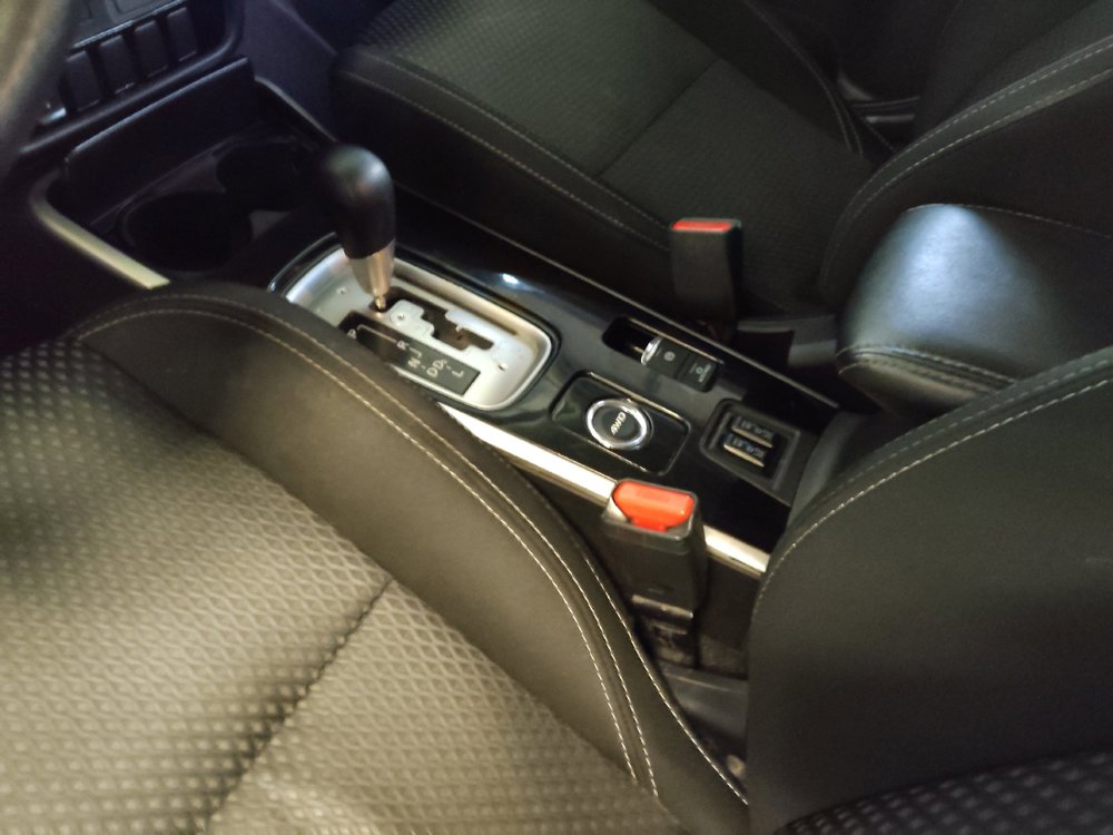 Used 2019 Mitsubishi Outlander ES image 26