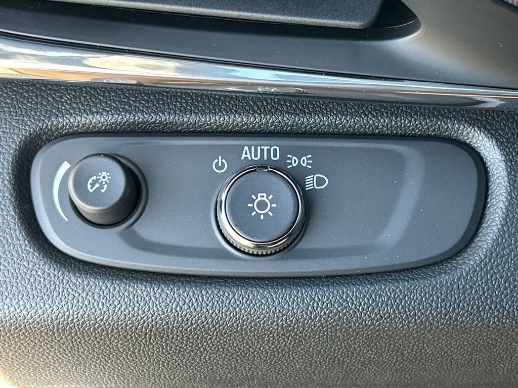 New 2026 Buick Envista Sport Touring w/ Convenience I Package FWD image 17