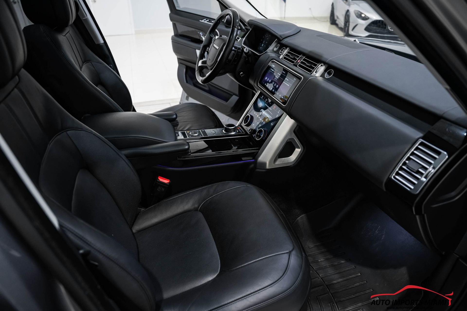 Used 2022 Land Rover Range Rover Westminster Edition image 11