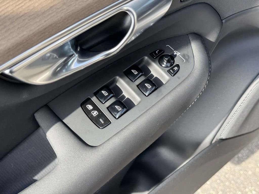 Certified 2026 Volvo XC90 B5 Plus w/ Protection Package image 3
