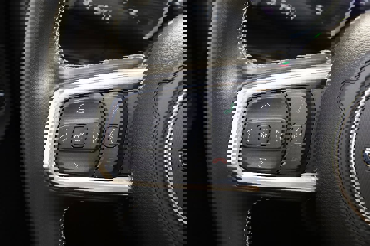 Used 2022 Jeep Wrangler Unlimited Sahara w/ Cold Weather Group image 38