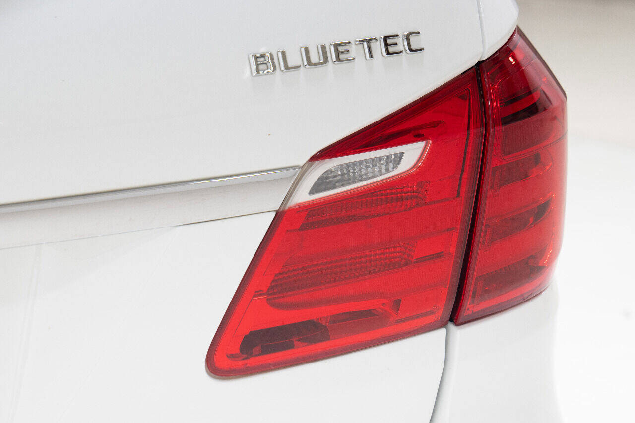 Used 2015 Mercedes-Benz GL 320 BlueTEC 4MATIC image 21