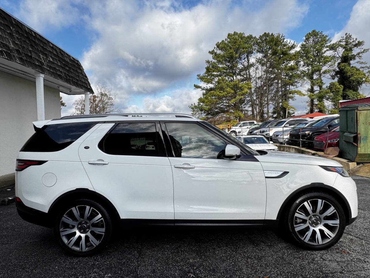 Used 2017 Land Rover Discovery HSE Luxury image 4