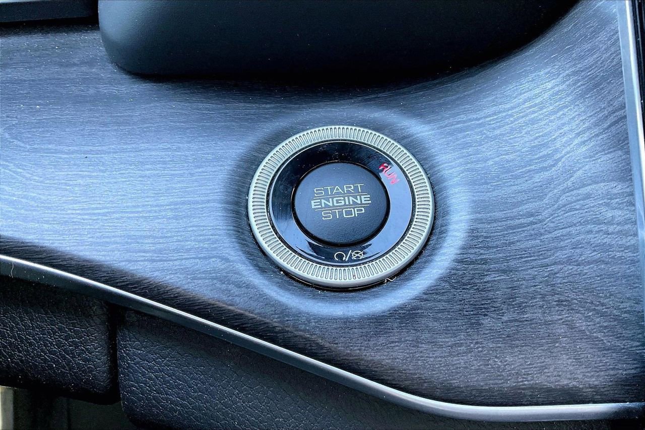 Certified 2021 Jeep Grand Cherokee L Overland w/ Luxury Tech Group IV image 30