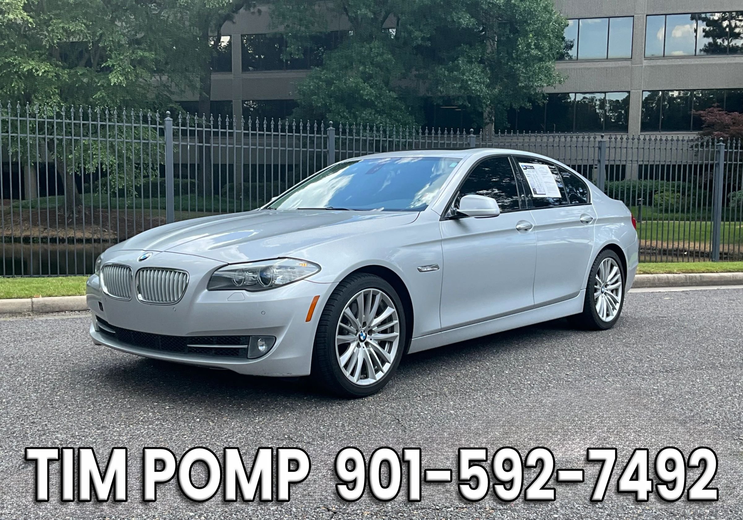 Used 2011 BMW 550i Sedan RWD image 2