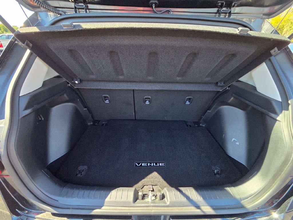 Used 2023 Hyundai Venue SEL FWD image 31
