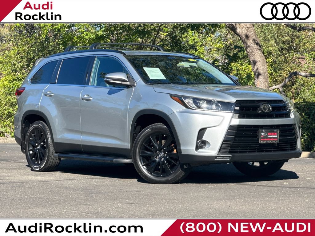 Used 2019 Toyota Highlander SE AWD/4WD image 1