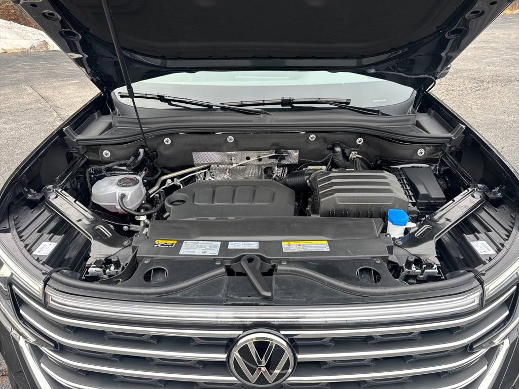 Used 2025 Volkswagen Atlas SE image 27