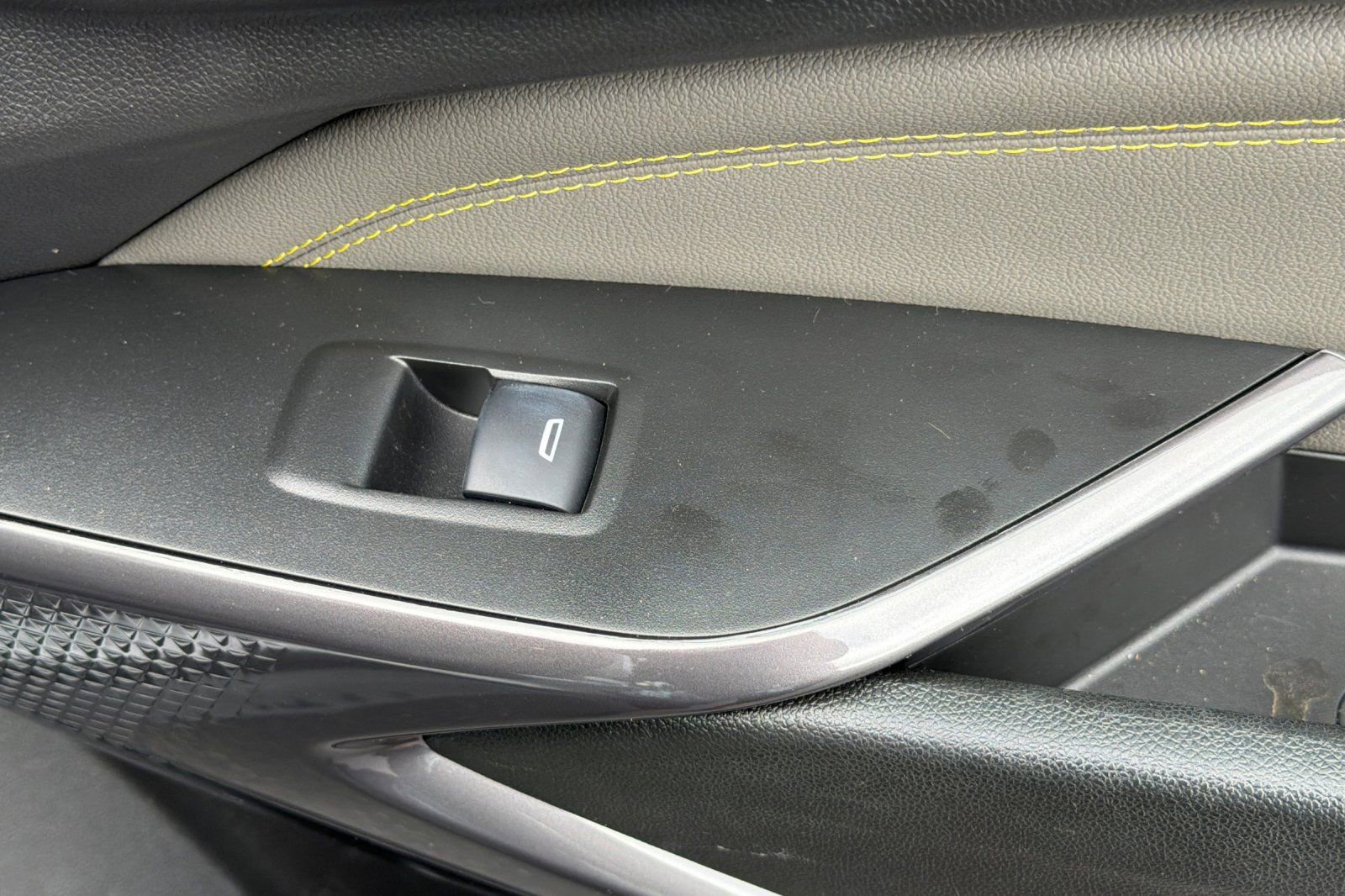 Used 2025 Chevrolet Trax ACTIV w/ Sunroof Package FWD image 22