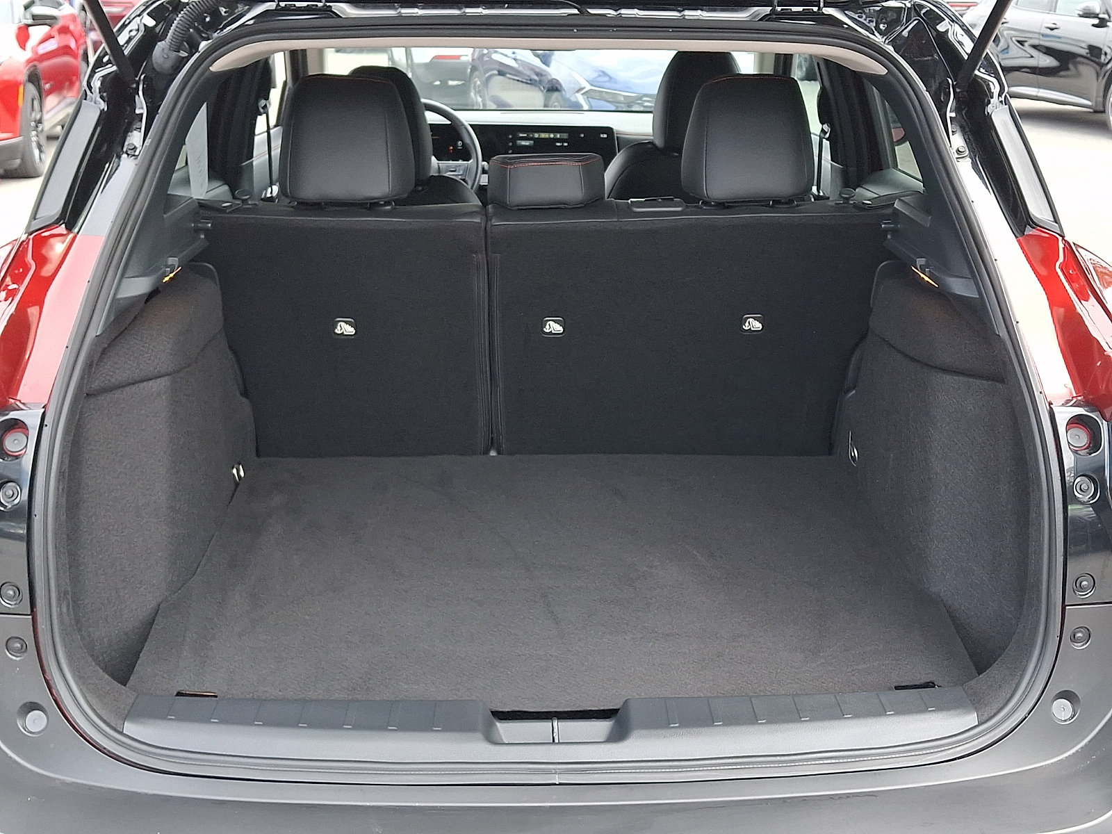 Used 2025 Nissan Kicks SR AWD/4WD image 28